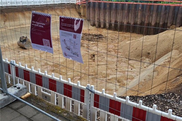 Am Bahnhof Engers werden bereits heute umfangreiche millionenschwere Baumaßnahmen durchgeführt.  Trotz dieser „Komplett-Sanierung“ und Erneuerung bleibt die Barrierefreiheit auf der Strecke. 