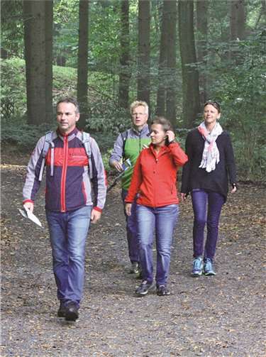 Am Birkig vorbei ging es durch den Bruchhausener Forst zur Laurentiushütte.