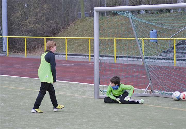 Am Boden zerstört ist David Hering. Gegen Sinzig kassierte der Torwart zusammen mit seinen erfolgsgewohnten Kameraden die ersten Niederlage. Die Meisterschaft bleibt spannend. Privat