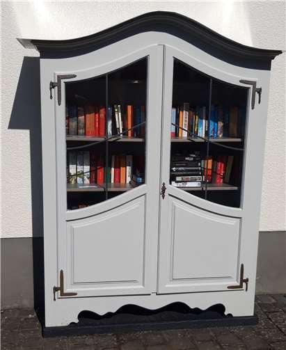 Am Bücherschrank können sich die Leseratten bedienen. Foto: privat