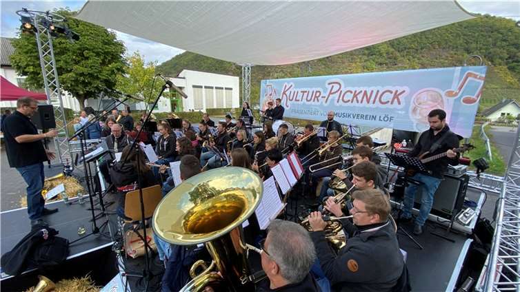Am Dienstag, 3. Oktober lädt der Musikverein Löf herzlich zum mittlerweile bekannten „KulturPicknick“ auf dem Hermann-Brachtendorf-Platz in Löf ein. Quelle: Musikverein Löf
