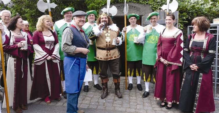 Am Donnerstag, dem 09. Mai war es endlich so weit: Nach einem zwei Jahre währenden Winterschlaf entstieg Bierkönig Gambrinus den Tiefen der Mendiger Felsenkeller. FRE