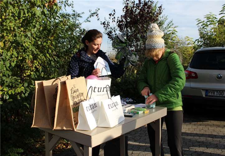 Am Ende der Aufräumaktion freute sich Groß und Klein über die Preise, die verlost wurden. Waterlove dankt hierfür allen Sponsoren.