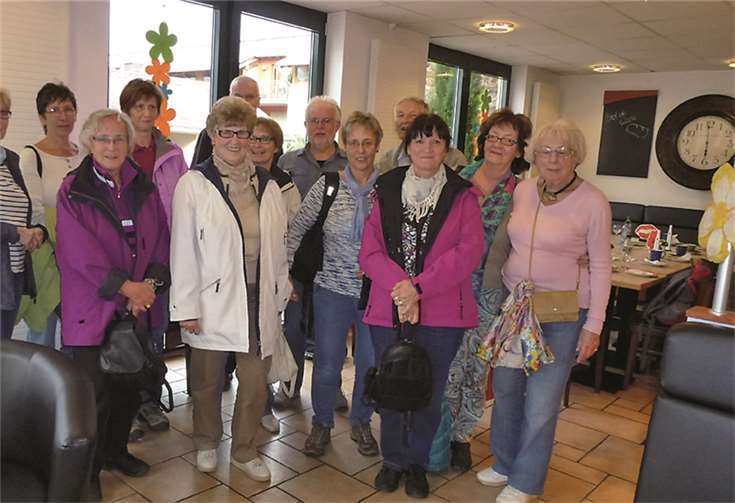 Am Ende der lehrreichen Wanderung trafen sich alle Teilnehmer zu einer gemütlichen Einkehr in einer netten Konditorei wieder. Privat