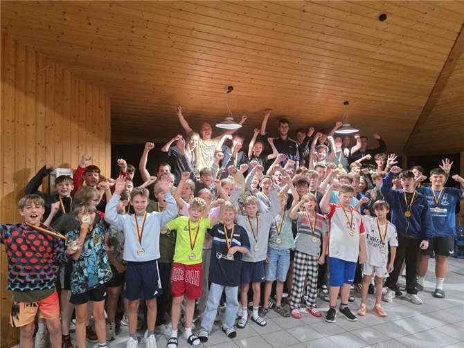 Am Ende des Camps freuten sich die Kinder über ihre wohlverdienten Medaillen.  Foto: privat