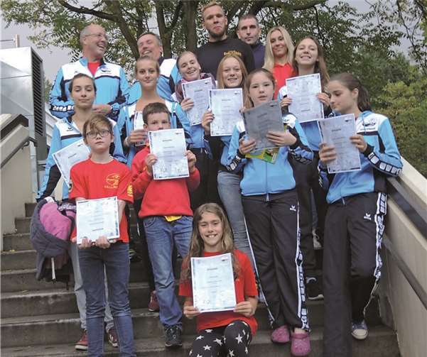 Am Ende des Tages: Bild mit dem Kaderathlet Kai-Uwe Schirmer (oben mittig). privat