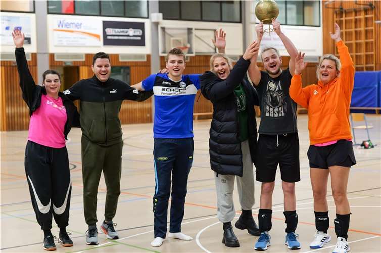 Am Ende des Tages konnte sich das Team „6“ den Titel des Weihnachtsmeisters sichern.  Quelle: TV Vallendar