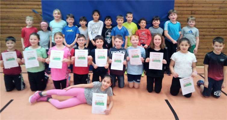 Am Ende des Workshops gab es für jeden Schüler noch eine Teilnehmerurkunde. Foto: privat