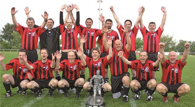 Am Ende triumphierten die Ü40-Herren des FV Rübenach und freuen sich über den Titel.privat