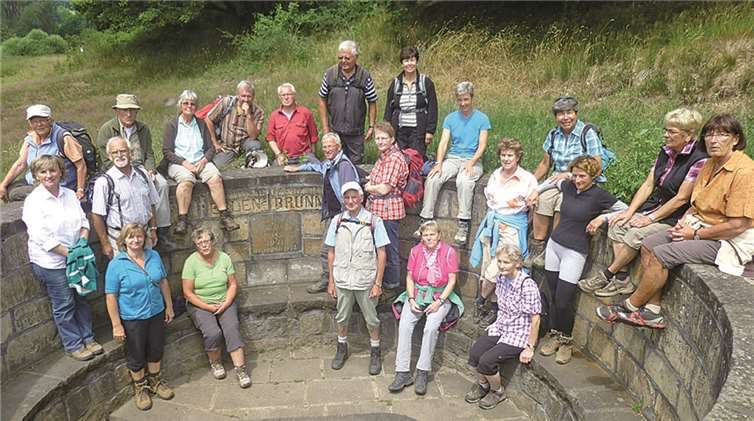 Am Erlenbrunnen legte die Wandergruppe eine längere Rast ein. privat