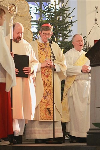 Am Fest der Taufe des Herrn besuchte der Erzbischof von Köln, Rainer Maria Kardinal Woelki, die neue Kirchengemeinde und feierte mit den Gläubigen jeden Alters eine festliche Eucharistiefeier in der Pfarrkirche St. Johannes der Täufer. Foto: René Bernhardt