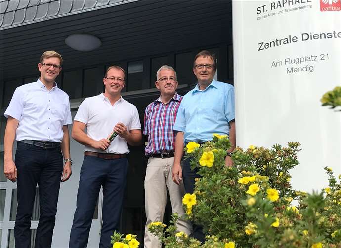 Am Flugplatz 21 in Mendig (von links): Geschäftsführer Thomas Buckler, Bürgermeister und zugleich Verbandsvorsteher des Zweckverband Konversion Flugplatz Mendig Jörg Lempertz, Leiter des Rechnungswesen Hans-Albert Schwall und der 1. Beigeordneter der Verbandsgemeinde Mendig Joachim Plitzko.VG Mendig