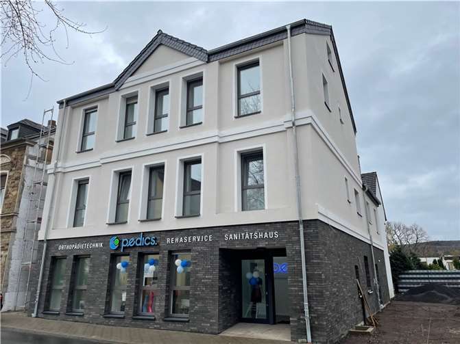 Am Freitag, 1. April 2022, hat das Sanitätshaus pedics. seine Pforten in der Wilhelmstraße 11 in Ahrweiler eröffnet. Foto: pedics.
