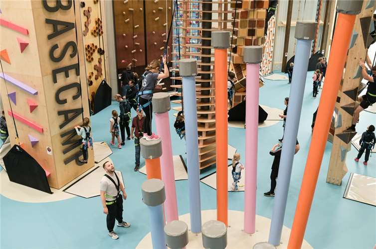 Am Freitag, 7. März 2025, geht es im „Freiraum Basecamp“ Andernach hoch hinaus - und das für einen guten Zweck! Copyright: Nora Lemmer