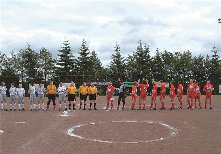 Am Freitag eröffnen die „Oldies“ das Sportfest.privat