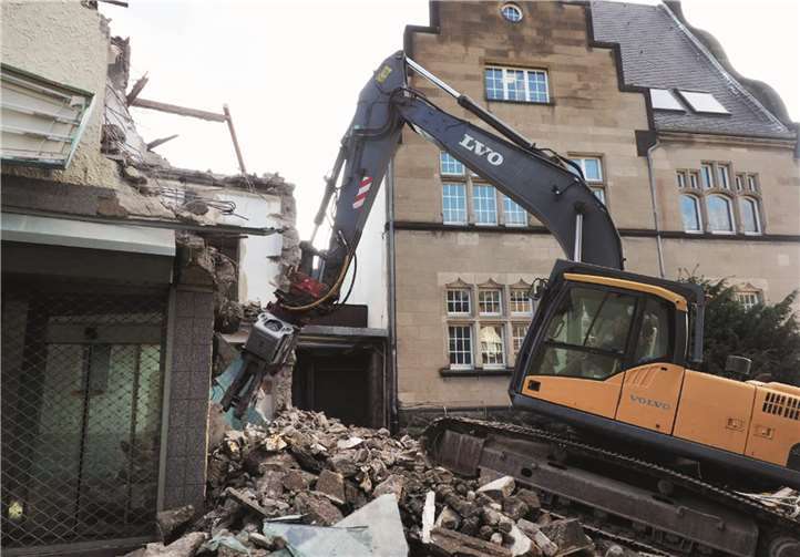Am Freitag konnte dann der Bagger zum Einsatz kommen.