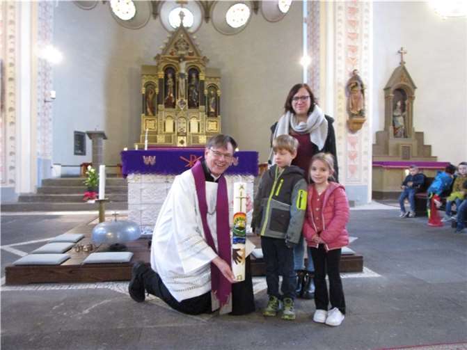 Am Freitag vor Palmsonntag feierte die Kita Sankt Arnulfus (in der Trägerschaft der kath. kita gGmbH Koblenz), ihre Palmfeier in der Kirche. Foto: privat