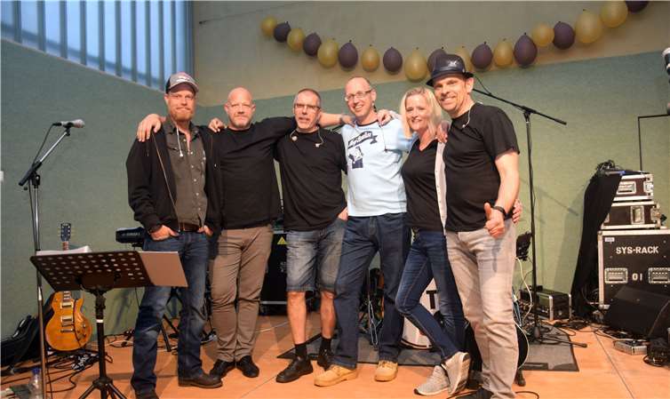 Am Freitagabend spielte die Band Gate 5. Fotos: -EICH-