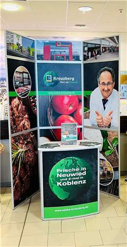 Am Infostand können sich Bewerberinnen und Bewerber über die verschiedenen Ausbildungsberufe informieren.  Foto: privat