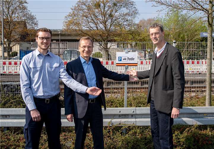 Am Kaufland in Sinzig wurden Parkplätze für Pendler bereitgestellt. Fotos: Christopher Geron