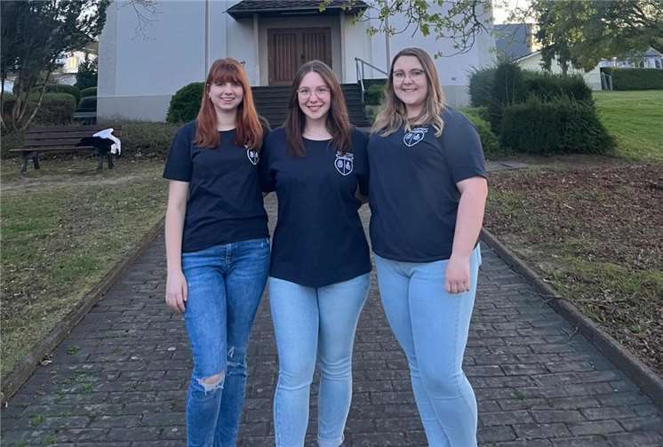 Am Kirmessamstag zieht der große Königszug durchs Dorf – vorneweg natürlich die neue Königin Lucy mit ihren Ehrendamen.Foto: privat