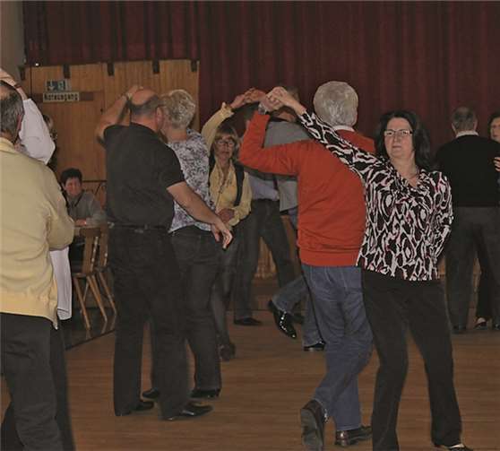 Am Kirmessonntag wurde beim „Tanztee“ das Tanzbein geschwungen.