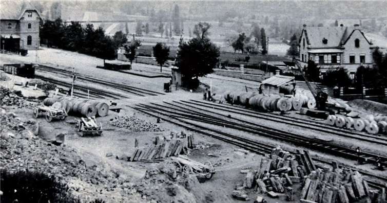 Am Kottenheimer Bahnhof wurden die Mühlsteine in der Blütezeit verladen.