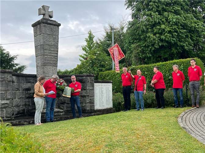 Am Kriegerdenkmal wurde den Gefallenen der Weltkriege gedacht.
