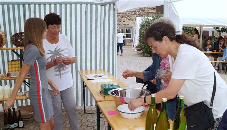 Am Losstand konnte man mit etwas Glück tolle Gewinne einheimsen.