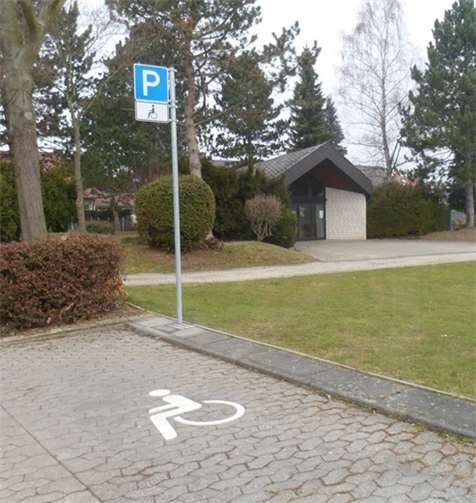 Am Lüftelberger Friedhof wurde ein Behindertenparkplatz geschaffen.privat