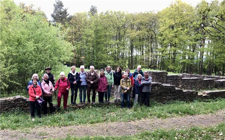 Am Maarhof, einem römischen Gutshof, führte ein Rundgang über die Ausgrabungsstätte der Universität Bonn.  Foto: Günter Hussong
