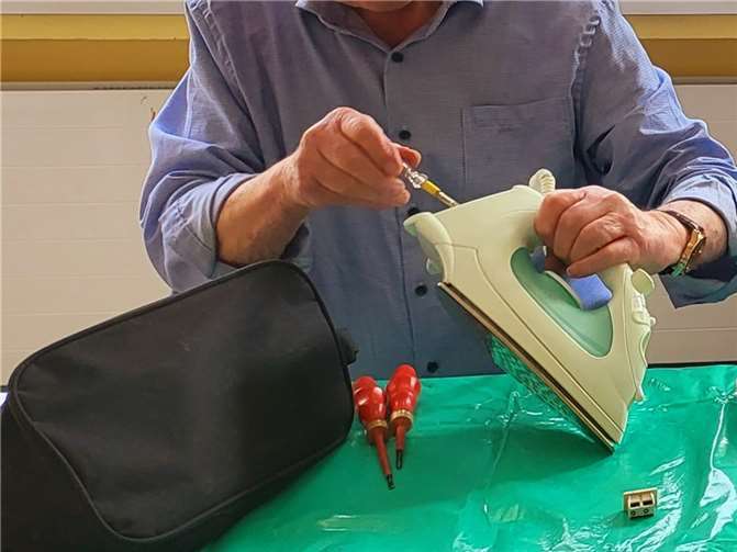 Am Montag, den 6. Dezember in der Zeit von 15 Uhr bis 17 Uhr, werden im „Haus der Begegnung“ in Bad Breisig wieder Kleinreparaturen an Elektrogeräten durchgeführt. Foto: CDU Senioren-Union der VG Bad Breisig