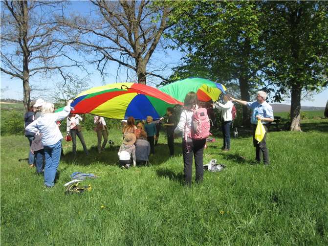 Am Ostermontag geht es bunt und lustig nach Emmaus. Foto: Wolfgang Ackermann