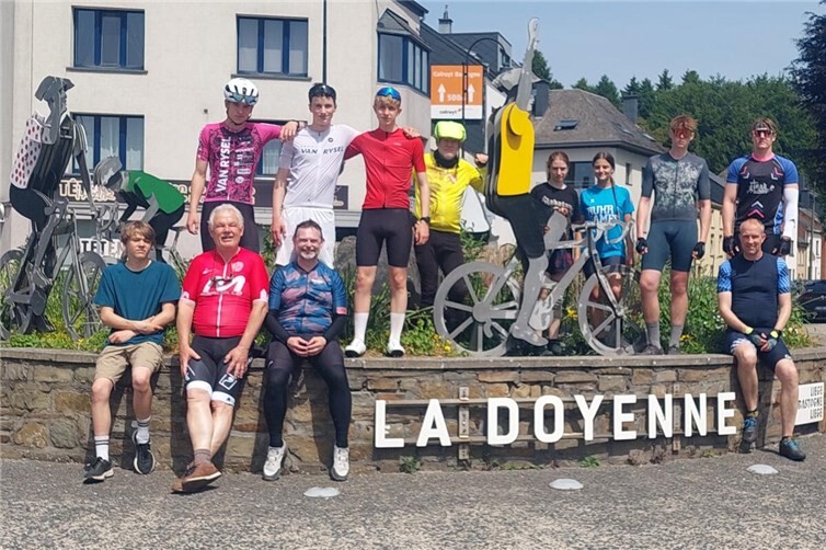Am Radsportkreisel in Bastogne, Belgien