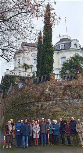 Am Rheinufer vor der ehem. Botschaft Großbritanniens. Foto: privat