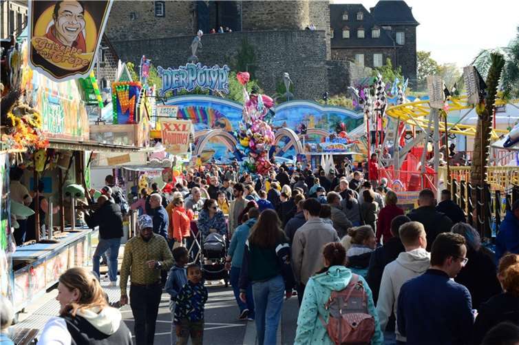 Am Samstag, 14. Oktober hat der Lukasmarkt in Mayen begonnen. Foto: CF