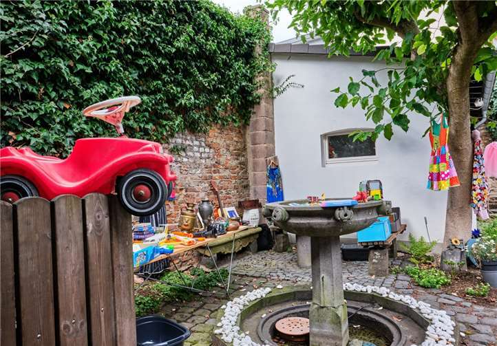 Am Samstag 19. Juni und Sonntag 20. Juni laden die Rheinbreitbacher zum Trödelmarkt ein.Foto: privat