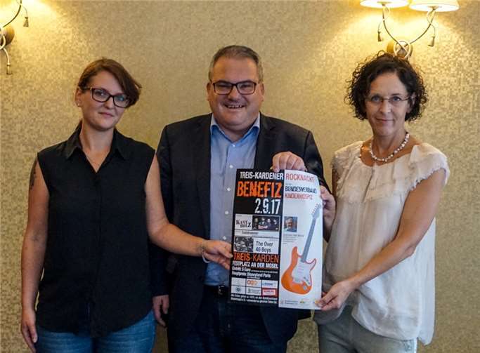 Am Samstag, 2. September wird in Treis-Karden für den guten Zweck gerockt. Schirmherr ist Peter Michels (Mitte). EP