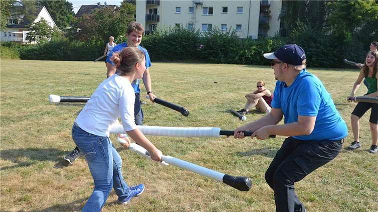 Am Samstag, 8. Juli bieten die Katholische Fachstelle für Jugendarbeit Westerwald/Rhein-Lahn (KFJ WW/R-L) in Montabaur und die Pfarrei St. Anna in Herschbach einen Einblick in die Sportart Jugger. Foto: privat