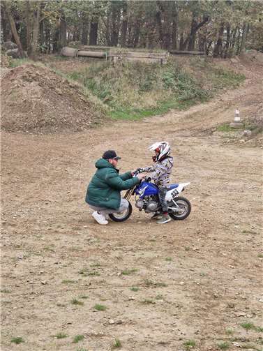 Am Samstag, dem 10. November 2024, veranstaltete der MSF Winningen e.V. im ADAC auf seinem Clubgelände einen Schnupperkurs für Motocross, der großen Anklang fand. Foto: privat