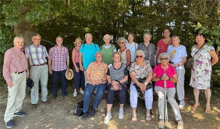 Am Samstag, den 5. Juli 2025 starteten um 11 Uhr ca. 30 Sängerinnen und Sänger sowie Ehemalige des Liederkranz mit dem Bus nach Niederdürenbach. Foto: privat