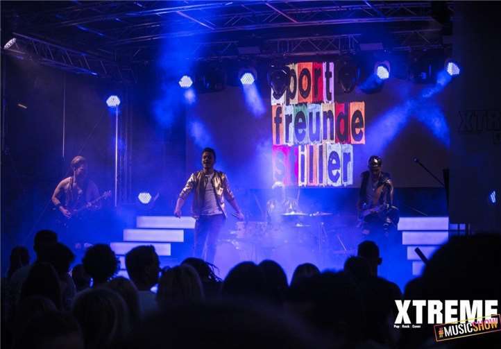 Am Samstag hatte die Dorfgemeinschaft Kattenes die bekannte Coverband „Xtreme“ zu Gast.Quelle: Dorfgemeinschaft Kattenes