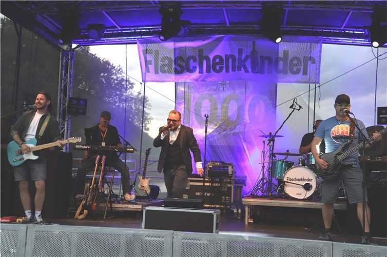 Am Samstag sorgte die Band „Flaschenkinder“ für Stimmung.