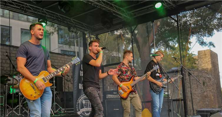 Am Samstagabend begeisterte die Long Island City Rockers mit ihrer Musik die Besucher. Fotos: Kulturamt Andernach