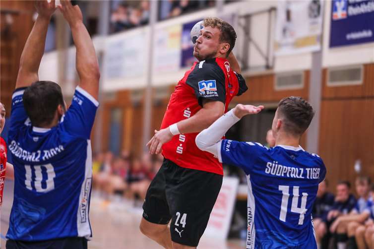 Am Samstagabend traten die Vallendarer Löwen als Tabellenführer und einzig ungeschlagenes Team der Saison zum Auswärtsspiel in der IGS-Halle Kastellaun bei der HSG Kastellaun/Simmern an. Foto: privat