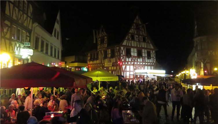 Am Samstagabend war das Rhenser Stadtfest gut besucht.