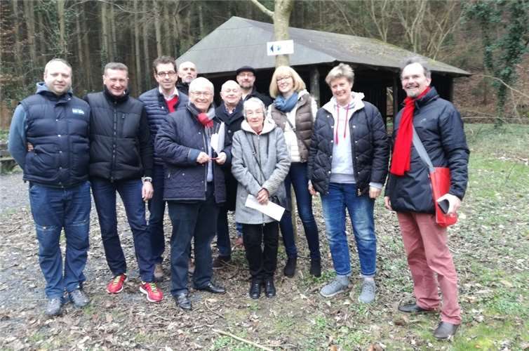 Am Schießplatz konnten sich die Teilnehmer des Rundgangs davon überzeugen, dass das Gelände mittlerweile in Ordnung gebracht wurde. Foto: privat