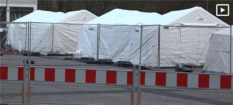 Zwei Fieberambulanzen eingerichtet  Am Schützen in Mayen wurde eine von zwei Testambulanzen errichtet. Foto: WinklerTV
