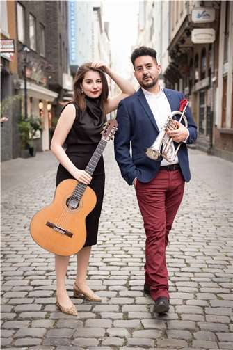 Am Sonntag, 26. Februar 2023 ist das Duo „Inter/Connections“ um die Gitarristin Sümeyye Ergün und den Trompeter Geo del Valle Miranda zu Gast. Foto: Inter/Collections