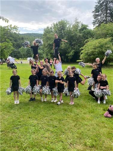 Teamgeist im Mittelpunkt  Am Sonntag, dem 15. Juni 2025, verwandelte sich das Gelände von Schloss Burg Namedy in ein lebendiges Festgelände für Kinder. Foto: privat